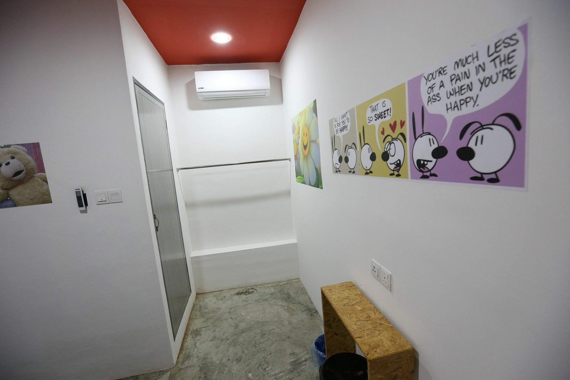 Noisy Room Kuching Esterno foto