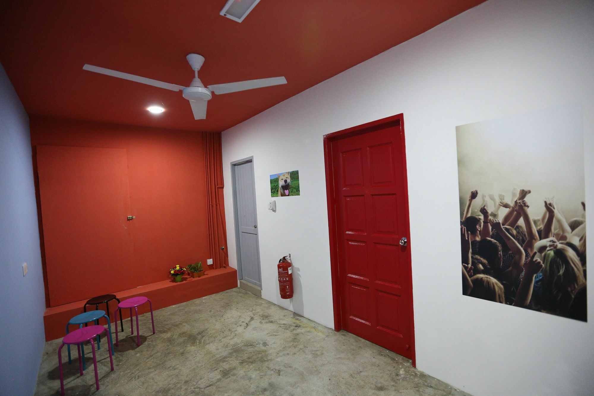 Noisy Room Kuching Esterno foto